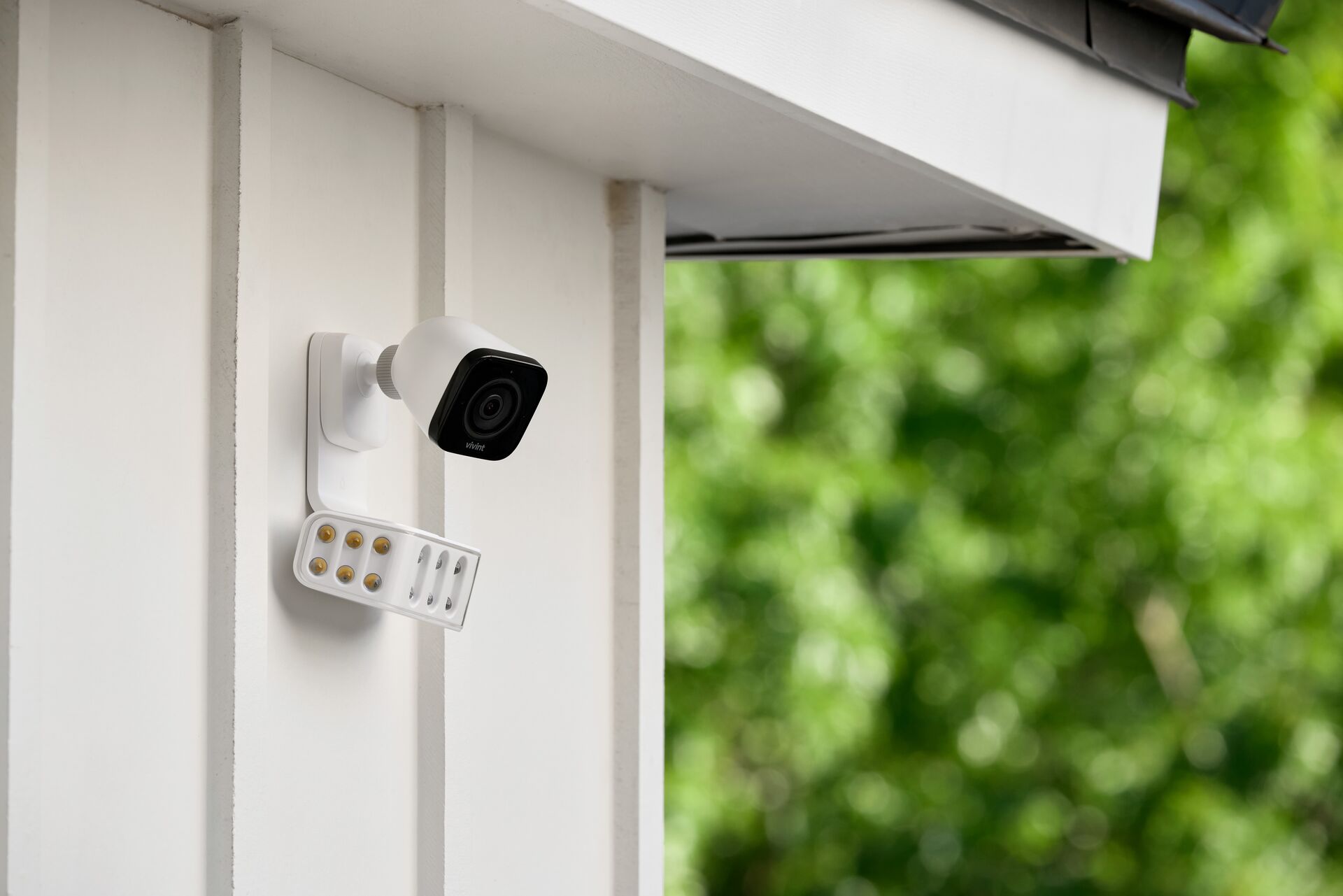 Wall-Mounted Smart HD Security Camera with Articulated Mounting Arm